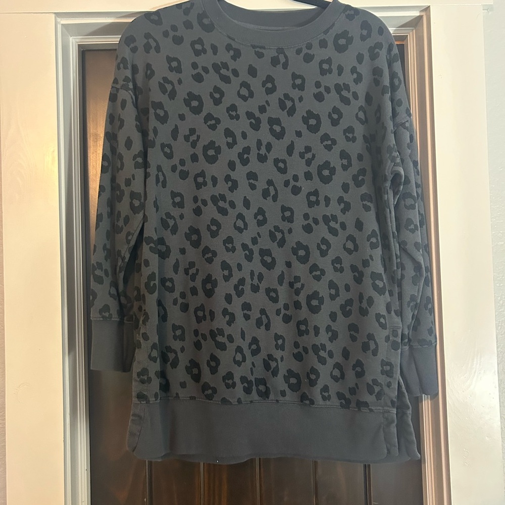 Old Navy Gray Leopard Print Crew Neck Sweater